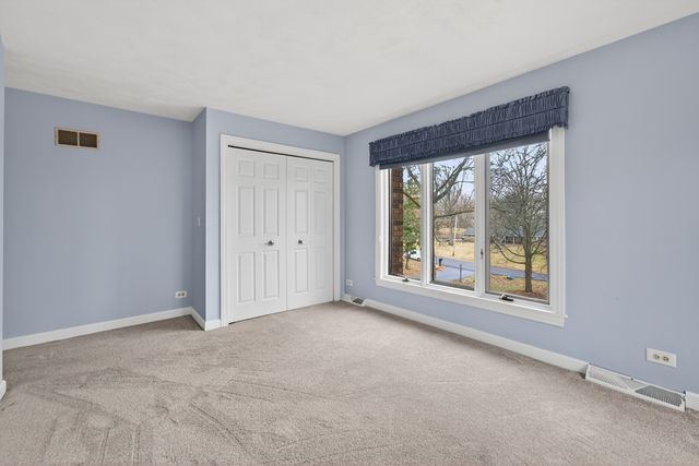 11N080 Juliet Drive, Elgin, IL 60124