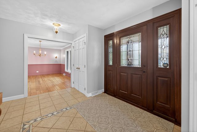 11N080 Juliet Drive, Elgin, IL 60124