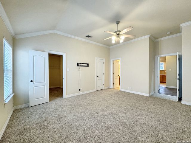2103 PREAKNESS LN, San Antonio, TX 78248
