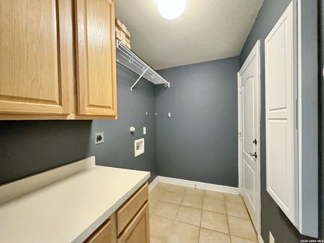 2103 PREAKNESS LN, San Antonio, TX 78248