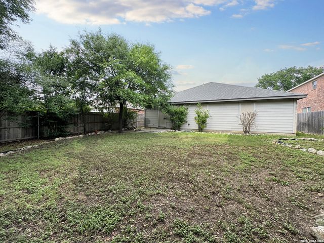 2103 PREAKNESS LN, San Antonio, TX 78248