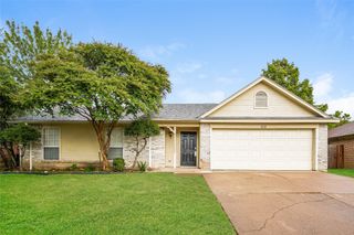615 Sherman Drive, Mansfield, TX 76063