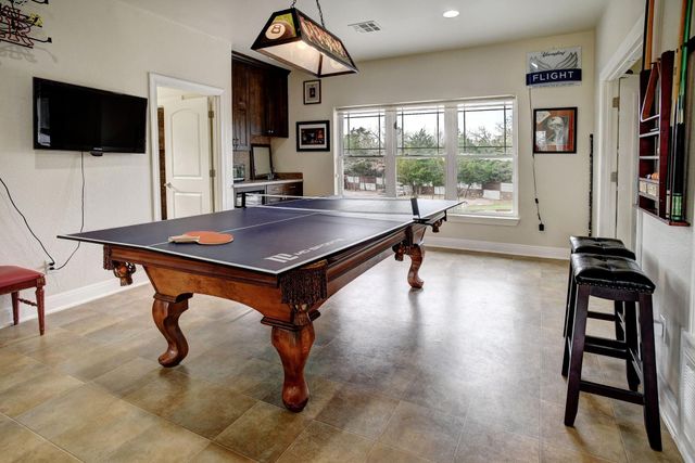 418 Vyvjala RD, Smithville, TX 78957