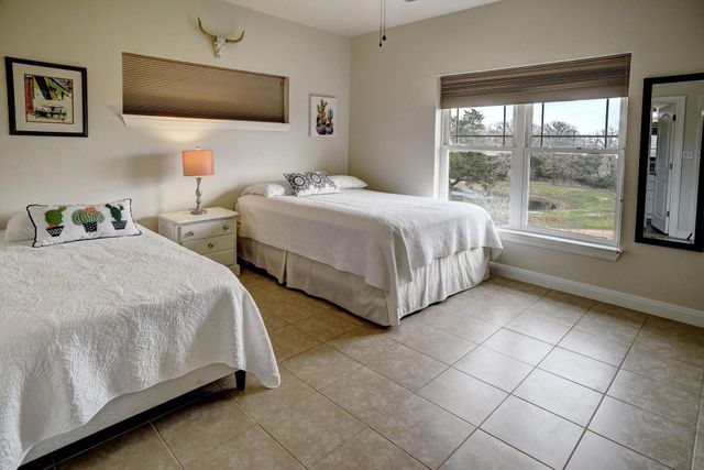 418 Vyvjala RD, Smithville, TX 78957