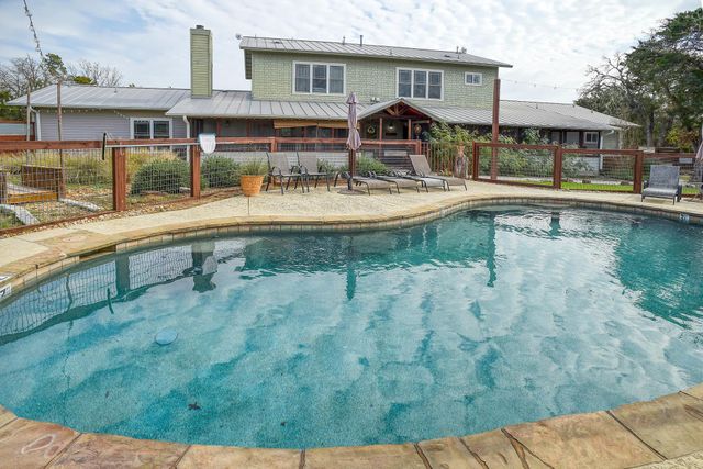 418 Vyvjala RD, Smithville, TX 78957