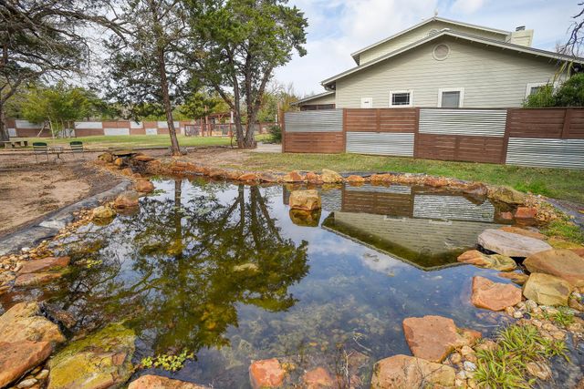 418 Vyvjala RD, Smithville, TX 78957