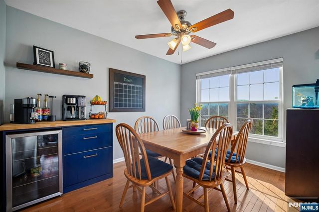 37 Mountainside Drive, Pompton Lakes, NJ 07442