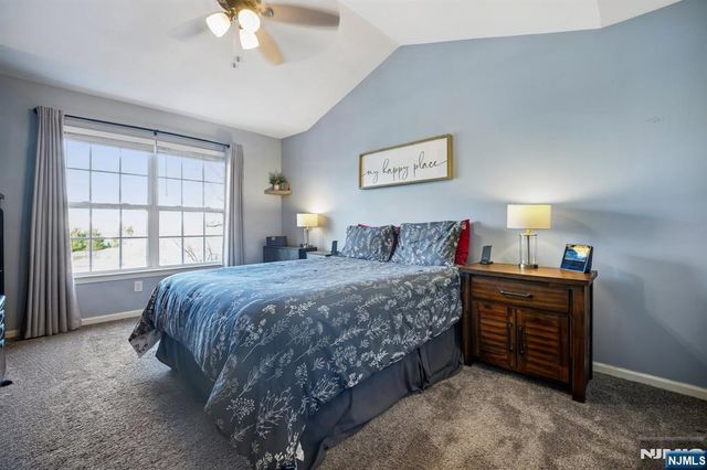 37 Mountainside Drive, Pompton Lakes, NJ 07442