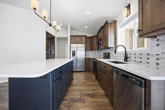 6183 Martin Lane W, West Fargo, ND 58078