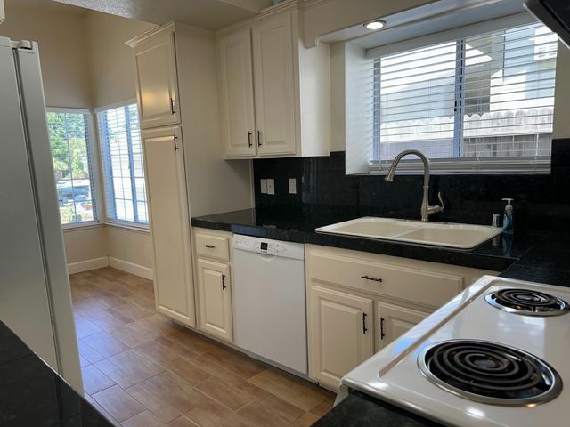 410 Cirby Oaks Ct, Roseville, CA 95678