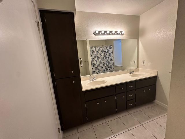 410 Cirby Oaks Ct, Roseville, CA 95678