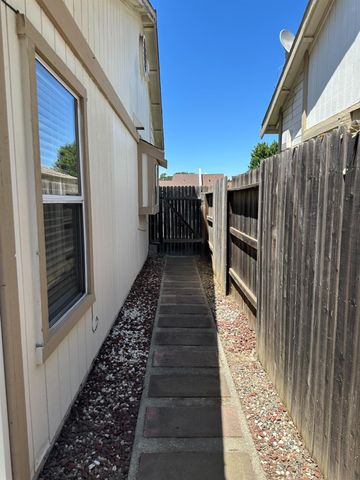 410 Cirby Oaks Ct, Roseville, CA 95678