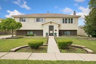 356 W Park Avenue, Addison, IL 60101