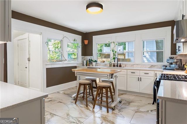 1010 Dill Avenue SW, Atlanta, GA 30310