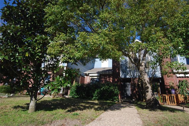 3100 75th Street 3, Galveston, TX 77551
