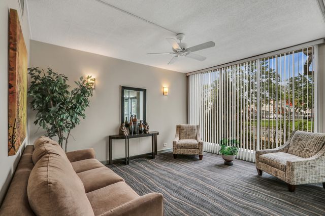 8801 W Golf Road 10C, Niles, IL 60714