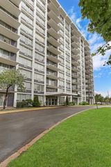 8801 W Golf Road 10C, Niles, IL 60714