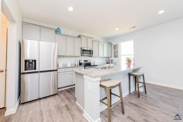 137 Red Birch Lane, Byron, GA 31088