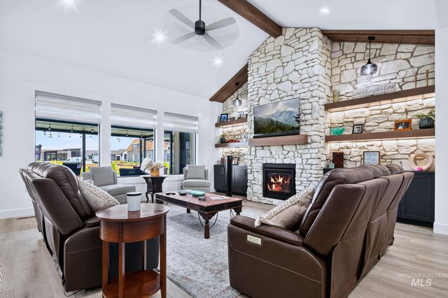 515 Century Ave, Middleton, ID 83644