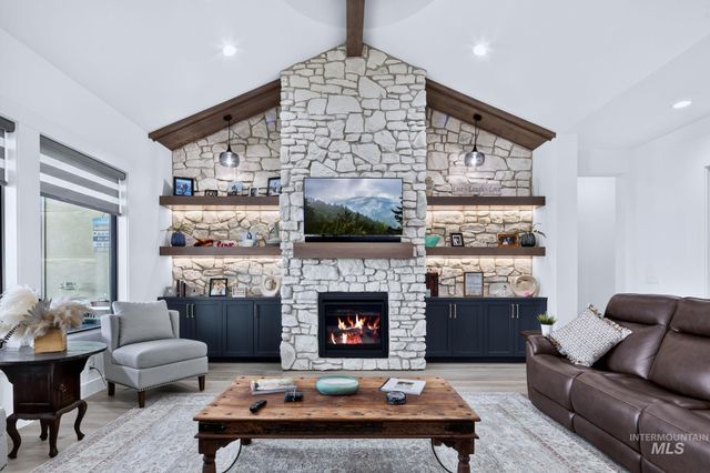 515 Century Ave, Middleton, ID 83644