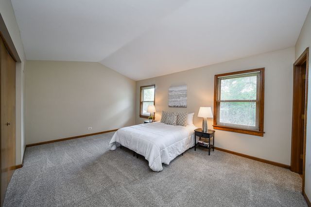 2264 Briarhill Drive, Naperville, IL 60565