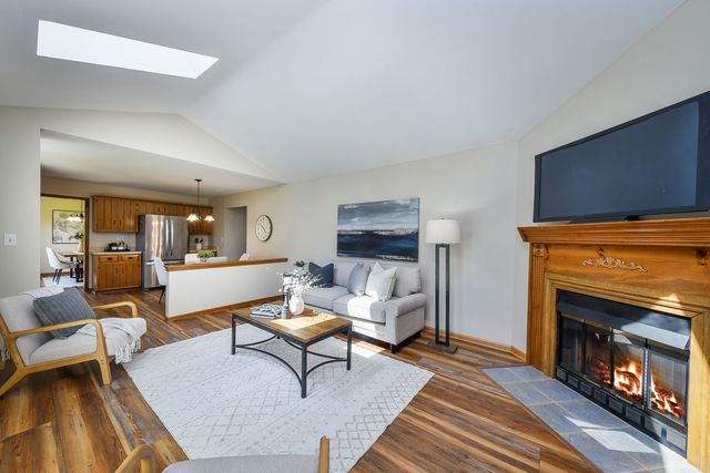 2264 Briarhill Drive, Naperville, IL 60565