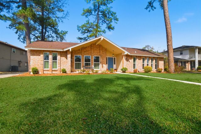 218 Tree Trunk Drive, Spring, TX 77388