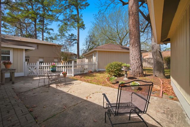 218 Tree Trunk Drive, Spring, TX 77388