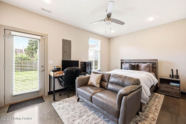 10906 Cole Thompson Ln, Jeffersontown, KY 40299