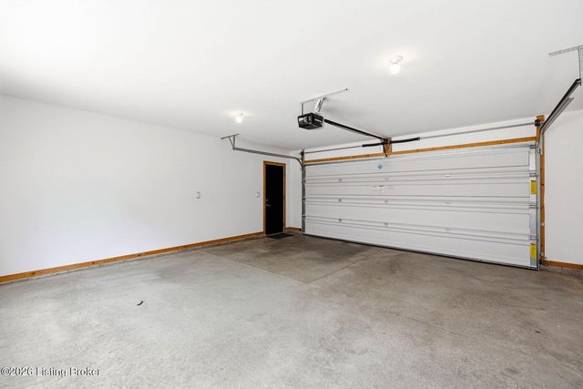 10906 Cole Thompson Ln, Jeffersontown, KY 40299