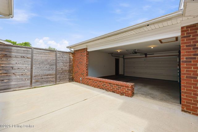 10906 Cole Thompson Ln, Jeffersontown, KY 40299