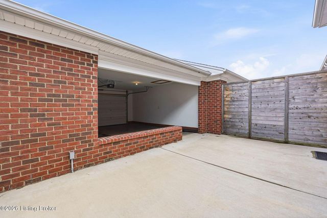 10906 Cole Thompson Ln, Jeffersontown, KY 40299