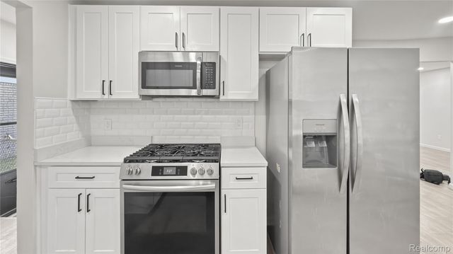 28423 Flanders Avenue, Warren, MI 48088