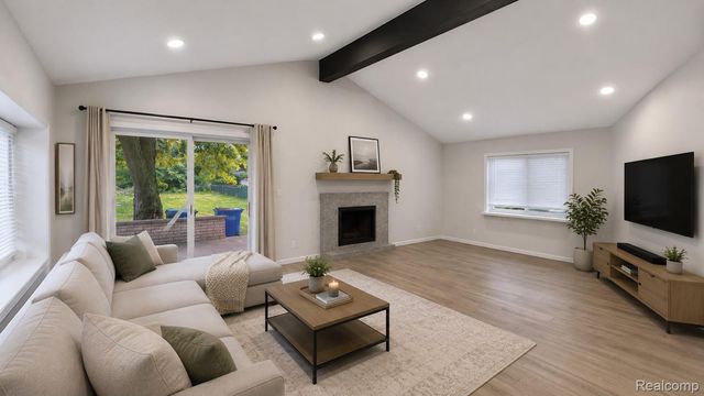 28423 Flanders Avenue, Warren, MI 48088