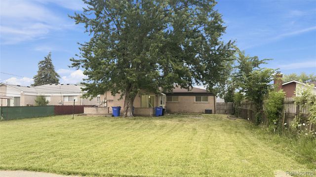 28423 Flanders Avenue, Warren, MI 48088