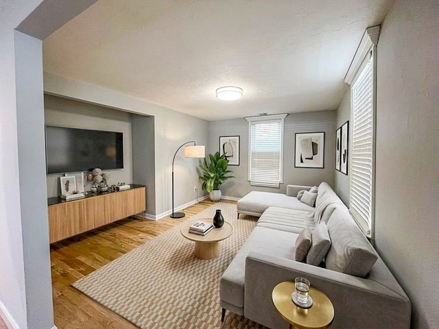 78 Dalby St 4, Newton, MA 02458