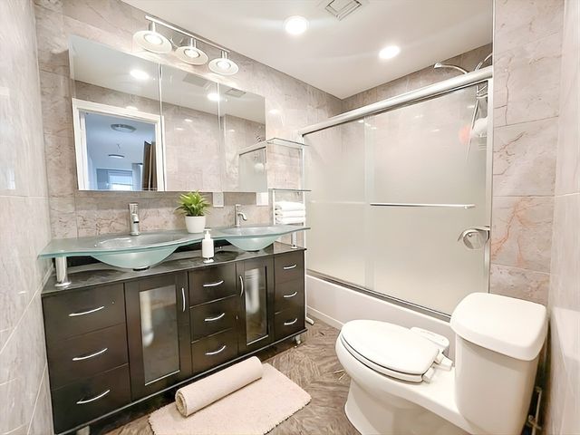 78 Dalby St 4, Newton, MA 02458