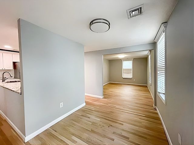 78 Dalby St 4, Newton, MA 02458