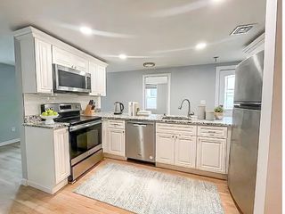 78 Dalby St 4, Newton, MA 02458