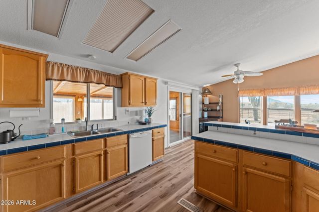 51539 W DONALD Road, Aguila, AZ 85320