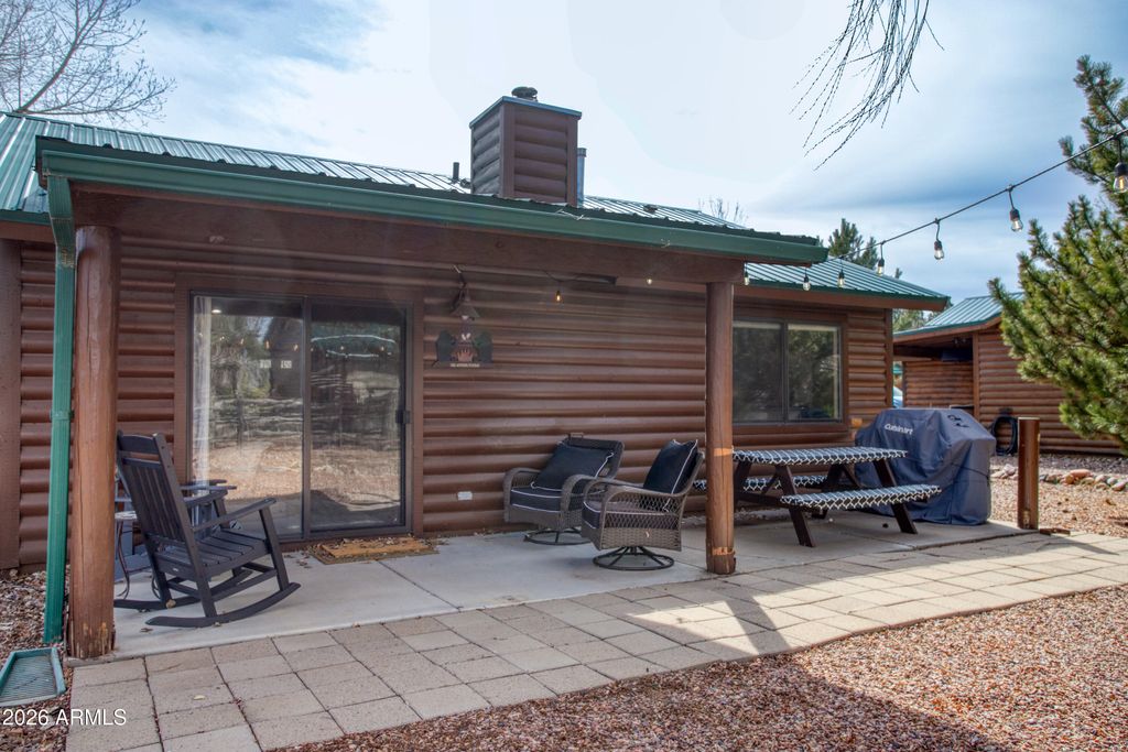 Image 19 of property listing at 2342 S BUFFALO Loop, Overgaard, AZ 85933