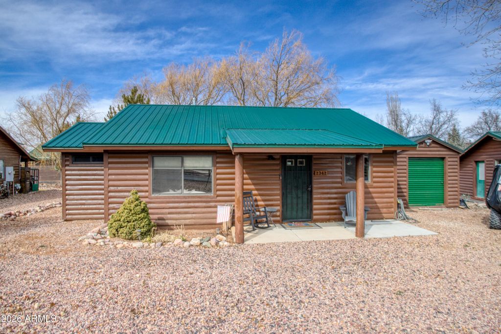 Image 2 of property listing at 2342 S BUFFALO Loop, Overgaard, AZ 85933