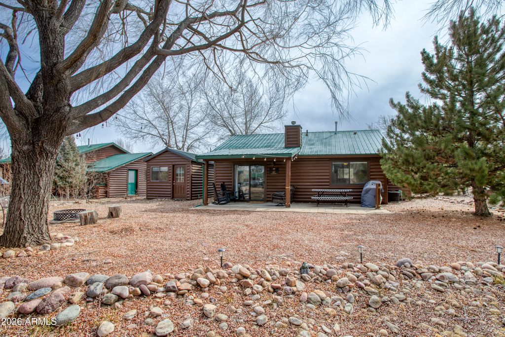 Image 21 of property listing at 2342 S BUFFALO Loop, Overgaard, AZ 85933