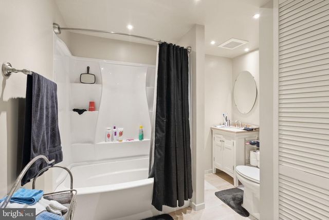 107 N ASPEN AVE, Sterling, VA 20164