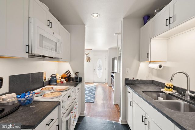 107 N ASPEN AVE, Sterling, VA 20164