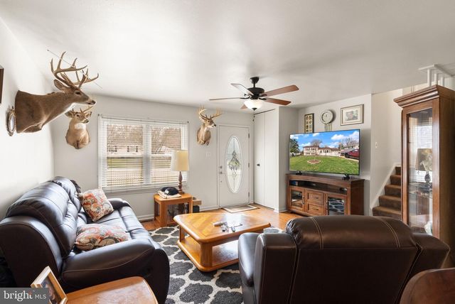 107 N ASPEN AVE, Sterling, VA 20164