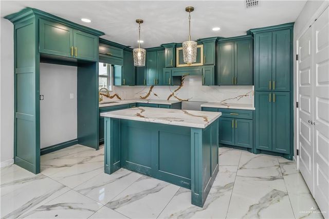 612 S Mina De Oro Street, Mission, TX 78572