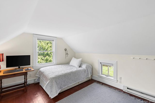 24 Baycrest Avenue, Westhampton, NY 11977