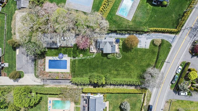 24 Baycrest Avenue, Westhampton, NY 11977