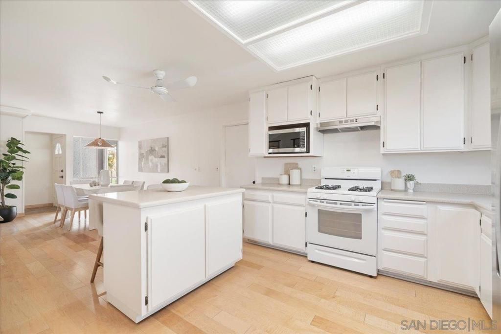 Image 14 of property listing at 448 W Redondo, Oceanside, CA 92057